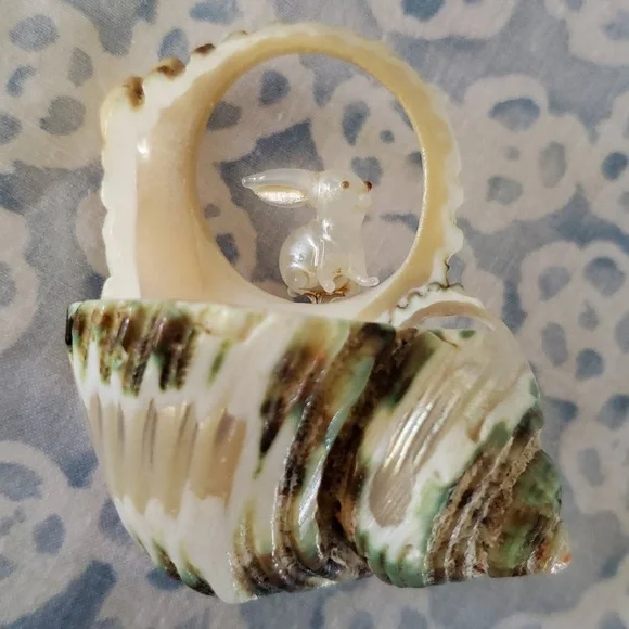 Carved Seashell with Rabbit - Picture 15 of 15